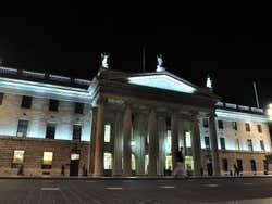 O'Connell Street, édifice de la Poste irlandaise