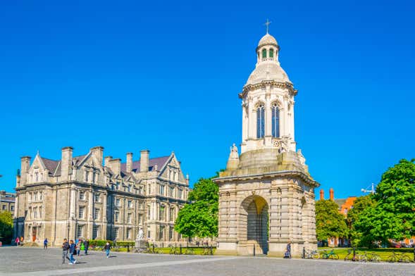 Trinity College Library, Book of Kells & Dublin Castle Tour