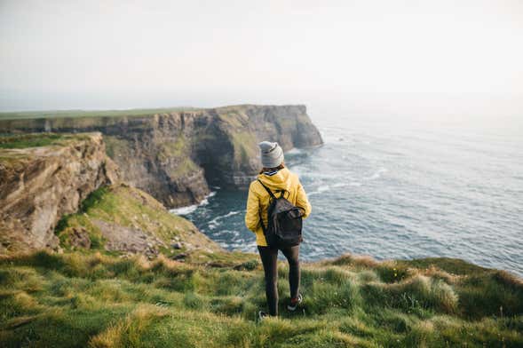 Day Trip to Cliffs of Moher + Dunguaire Castle