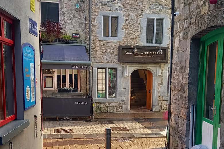 Stroll down Quay Street