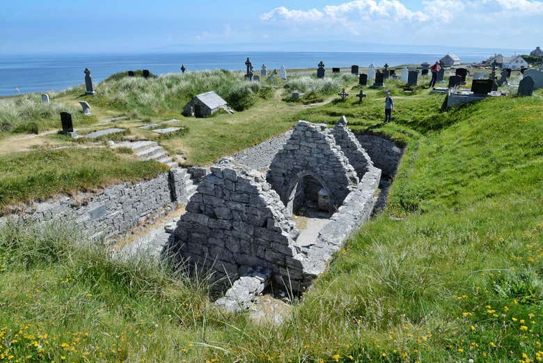 Discover the ruins of the smallest of the Aran Islands