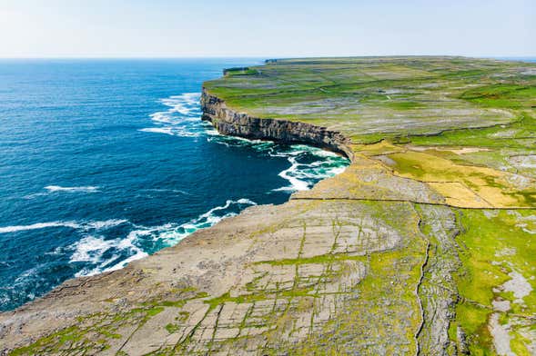 Ilha Inishmore por conta própria de ferry