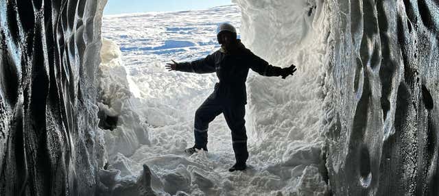 Excursão à gruta de gelo do glaciar Langjökull + Passeio de moto de neve