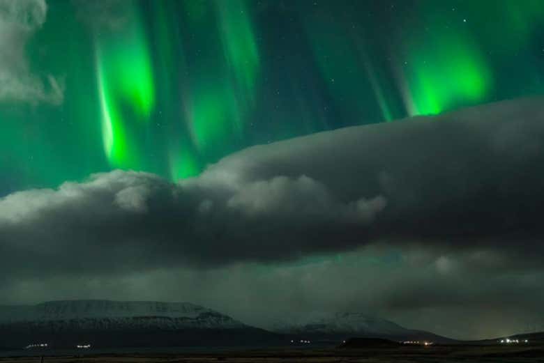 Aurora boreale lungo il fiume Reykjadalur
