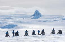 Paseo en moto de nieve por el glaciar Vatnajökull