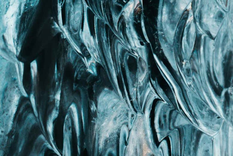 Cueva de hielo azul