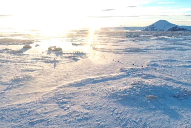 Vistas aéreas de los paisajes nevados islandeses