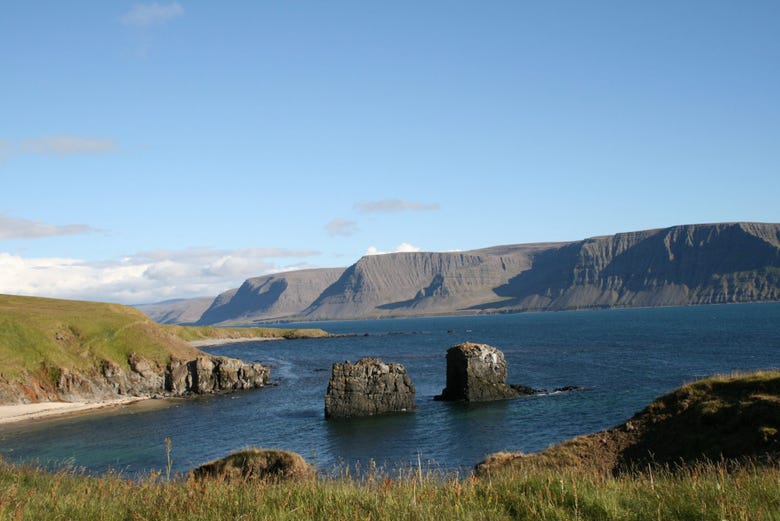 Disfrutando de la costa de Tálknafjörður