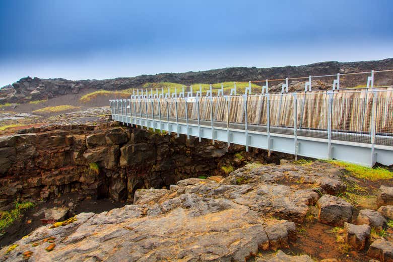 Passaremos pela ponte entre os continentes