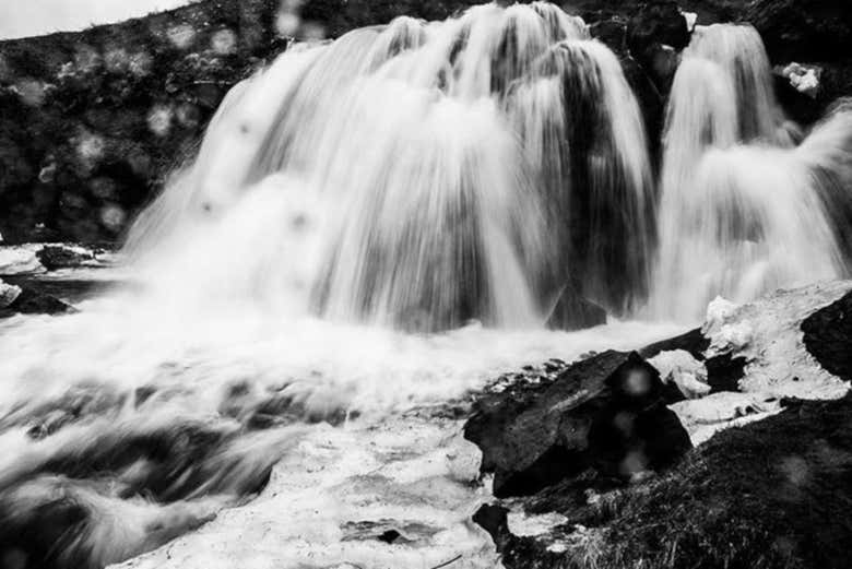 Cascata del monte Högnhöfði