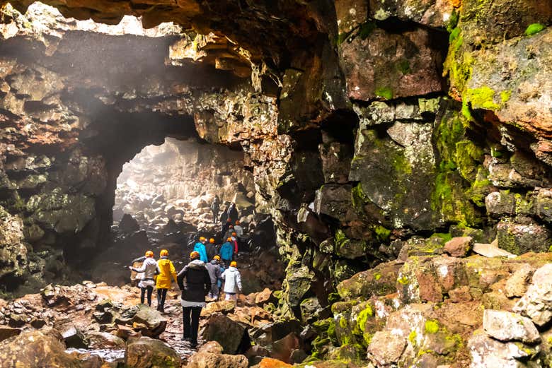 Raufarhólshellir Lava Tunnel + Horse Ride from Reykjavik, Reykjavík