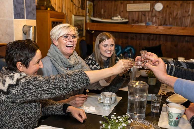Disfrutando del tour gastronómico por Reikiavik
