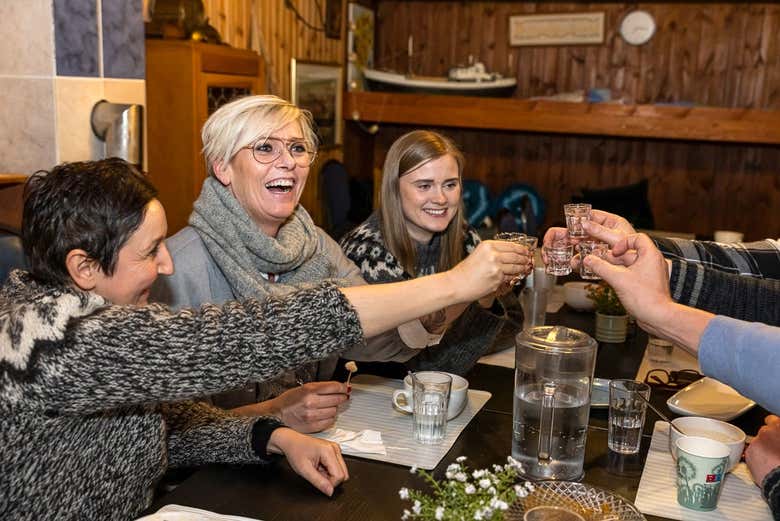 Desfrutando do tour gastronômico de Reykjavík