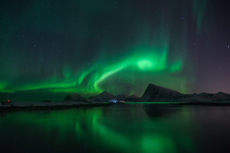 Las luces del norte sobre los cielos de Islandia