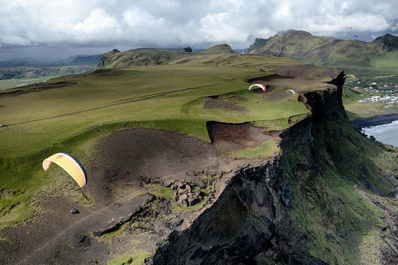 Enjoy the paragliding experience