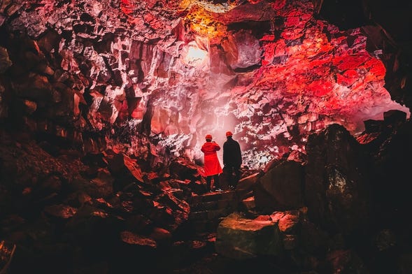 Tour por el túnel de lava Raufarhólshellir