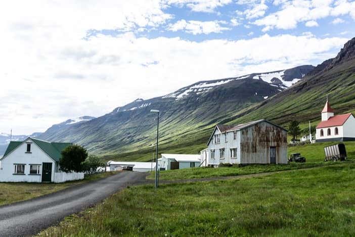 Explorando Mjóifjörður