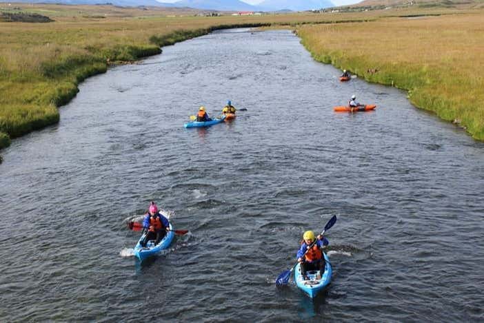 Remando sul fiume Svarta