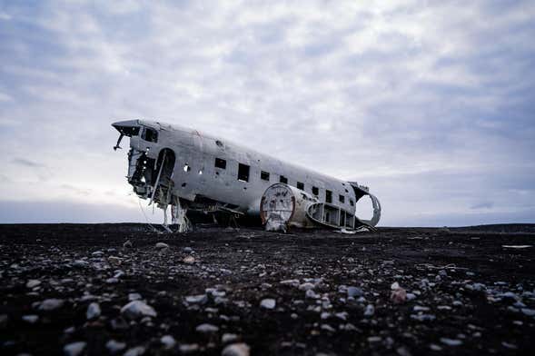 Autobús hasta el avión DC3 estrellado