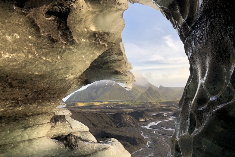 Cueva de hielo del glaciar Kötlujökull
