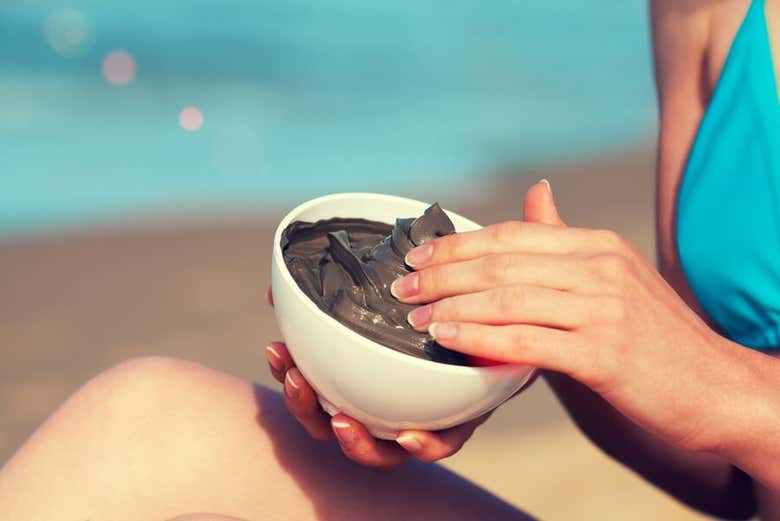 Desfrutando de uma experiência relaxante no Mar Muerto