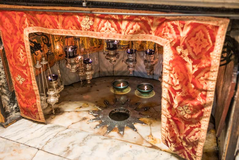 Interior de la Basílica de la Natividad