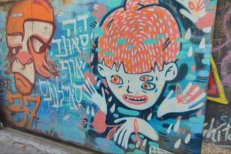 El barrio de Nachalat Binyamin está lleno de grafitis