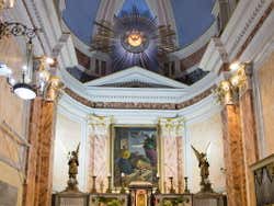 All'interno della Chiesa di San Pietro