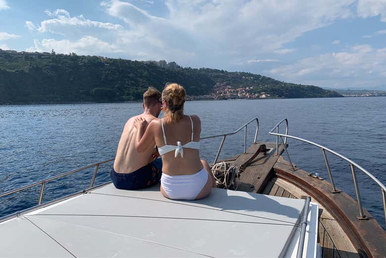Un plan romántico en Aci Castello