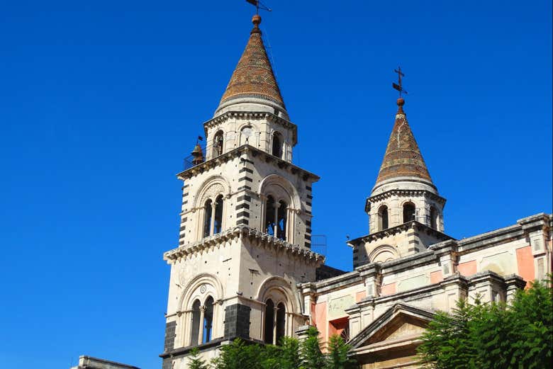 See the bell towers at Duomo de Acireale