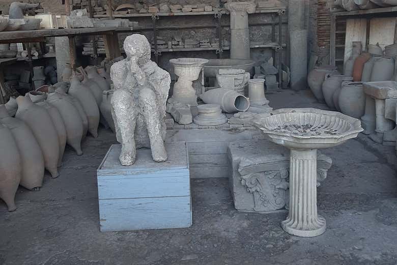 Calchi e anfore rinvenute a Pompei