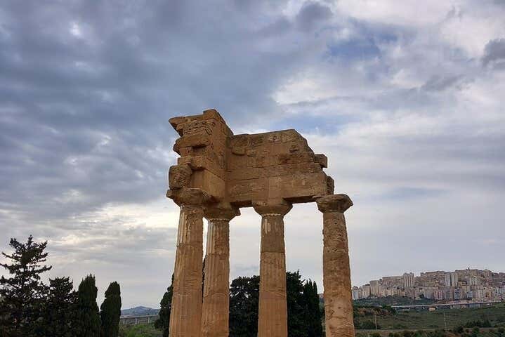 Temple de Dioscures au coucher du soleil