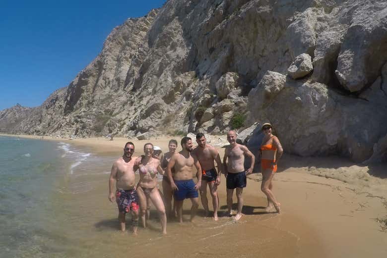 Un groupe d'amis à Cala Manbrù
