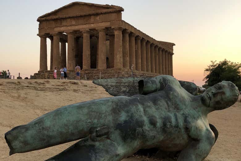 Statua di Icaro caduto