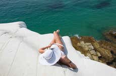 Giro in barca alla Scala dei Turchi