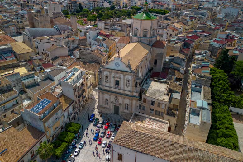 Vista dall'alto della Basilica di Alcamo