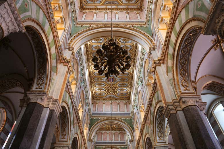 Plafond décoré à l'intérieur de la cathédrale