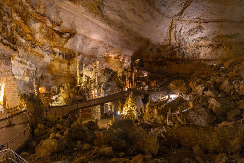 Vista sulle Grotte di Frasassi