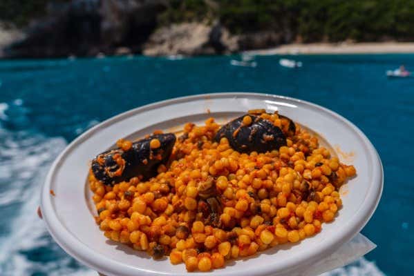 Plato de fregola alla pescatora