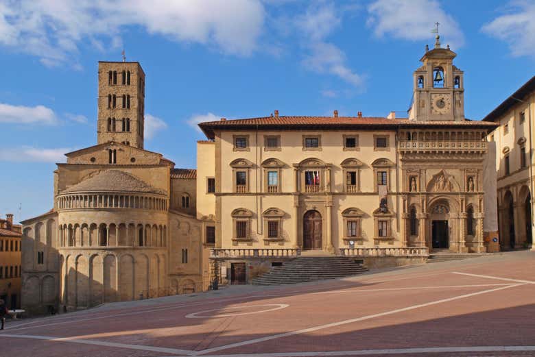 Paseando por la Piazza Grande de Arezzo