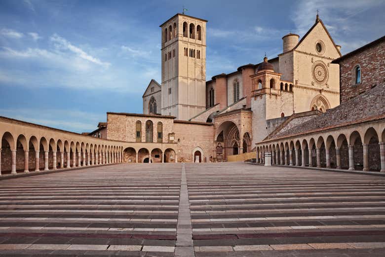 Admirando la Basílica de San Francisco de Asís