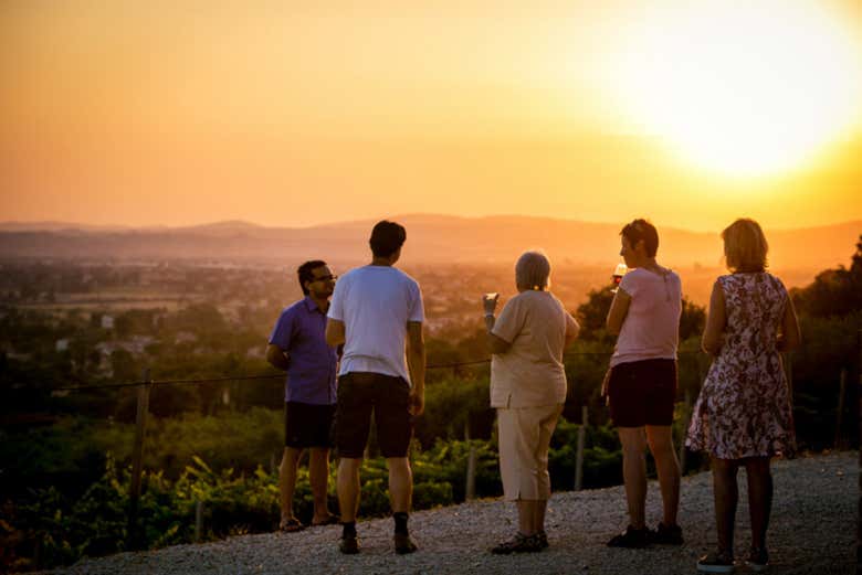 Degustazione di vino al tramonto