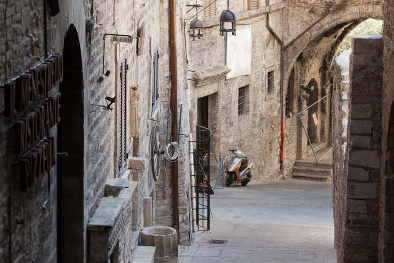 Uma rua medieval em Assis