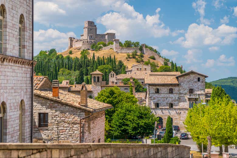 Vista panorámica de Asís y la Rocca Maggiore