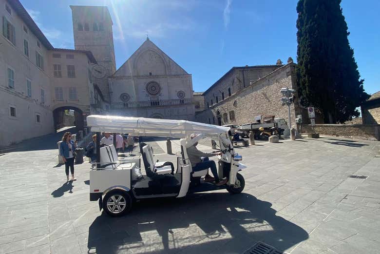 A spasso per Assisi in tuk tuk