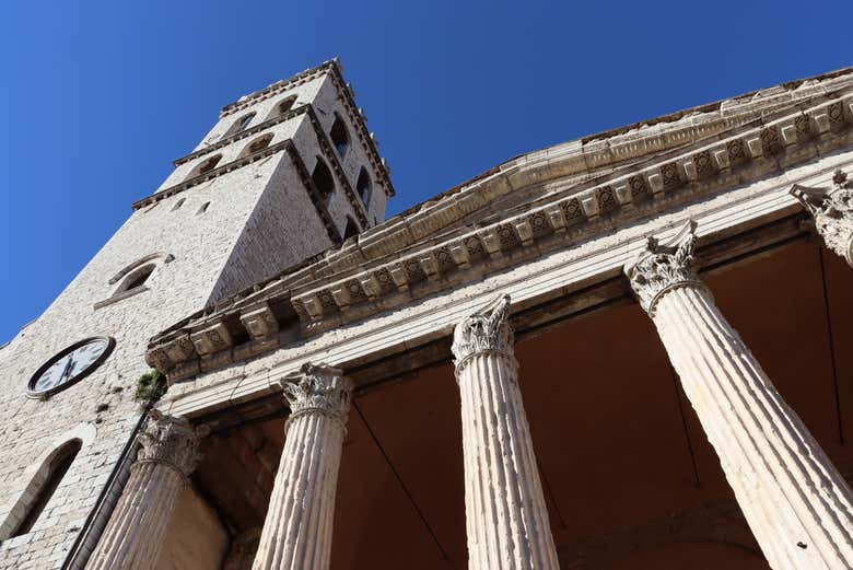 Fachada do templo de Minerva