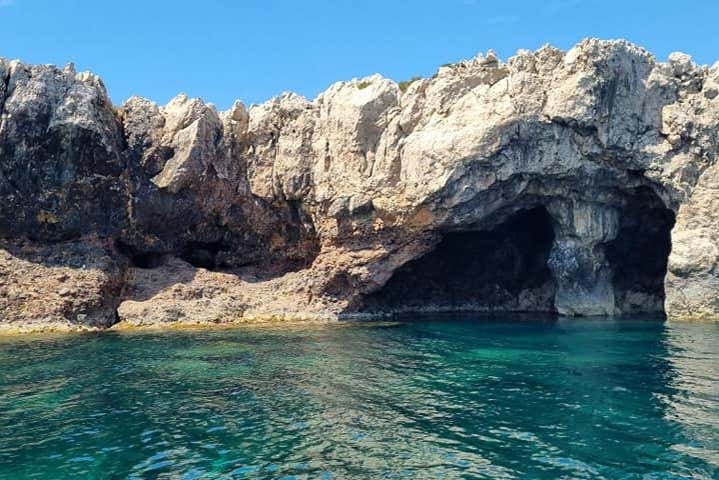 Grottes cachées