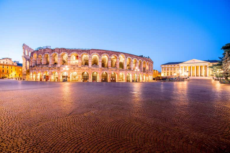 Arena de Verona al anochecer
