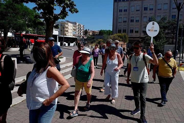 Escutando as explicações do guia