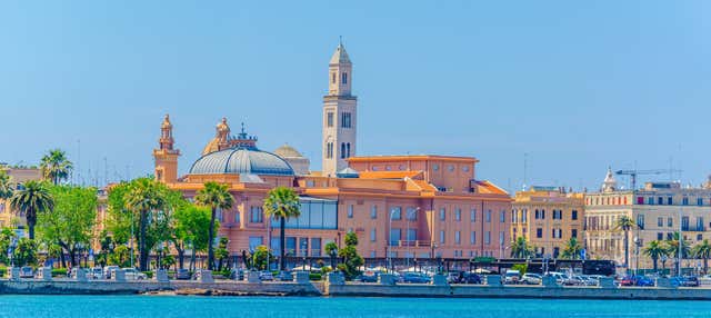 Giro in barca a vela a Bari